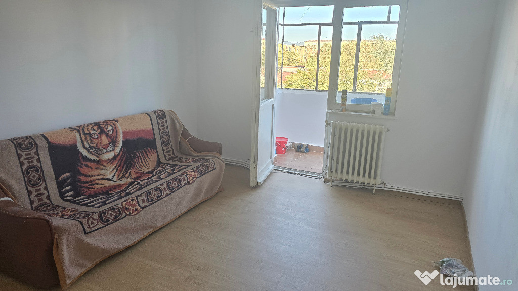 Vand apartament 3 camere in Deva, zona Scarisoara (Astoria), etaj 3,
