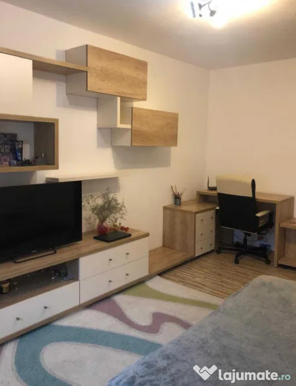 Garsoniera decomandat - zona Grivitei