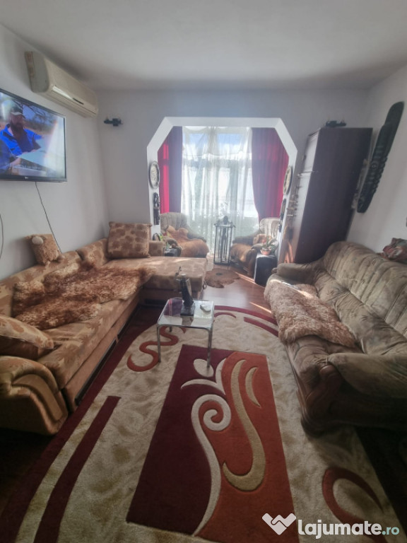 Apartament 2 camere semidecomandat etaj 2/4 pe strada Nanter