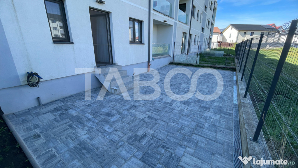 Apartament luxos cu 4 camere si 2 locuri parcare de inchiria