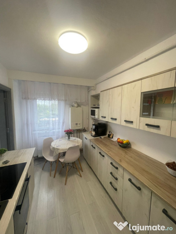 Apartament de 2 camere decomandat, 49mp, zona Policlinica Sf