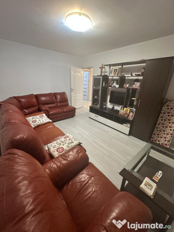 Apartament 2 camere decomandat { Strada Vigoniei }