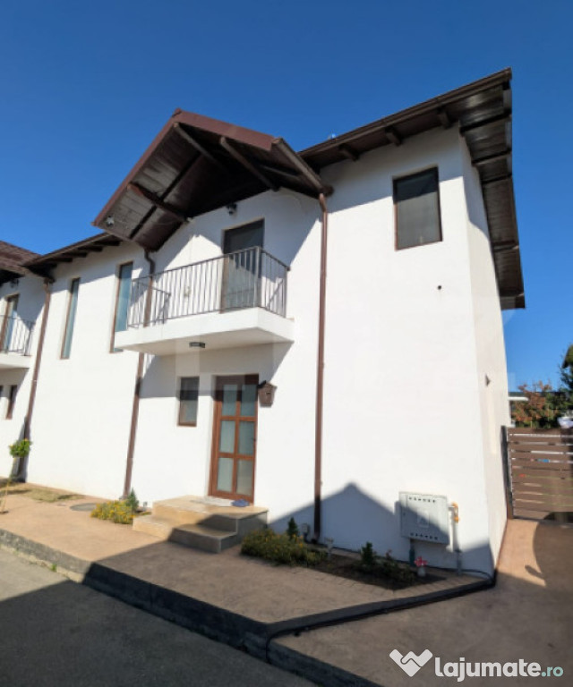 Casă tip duplex, 176 mp utili + teren 204 mp, front stradal