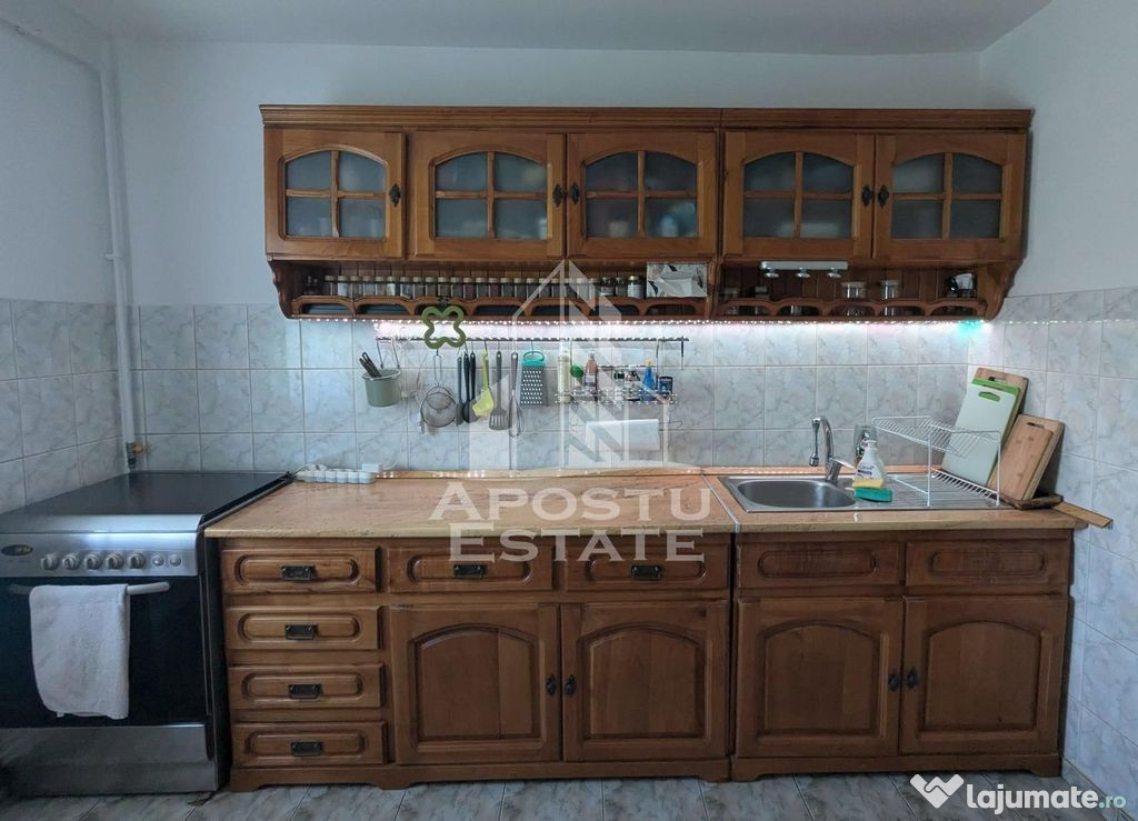 Apartament 3 camere, decomandat, 2 balcoane, Girocului.