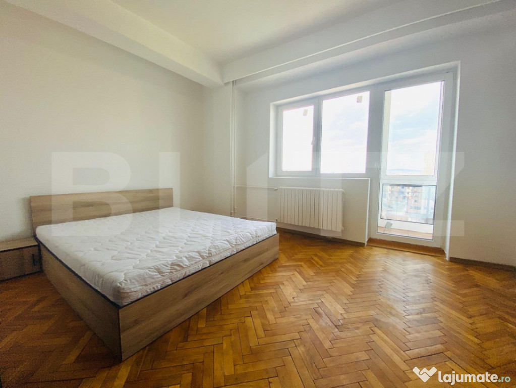 Apartament 5 camere, 130 mp, garaj, zona strazii Alverna