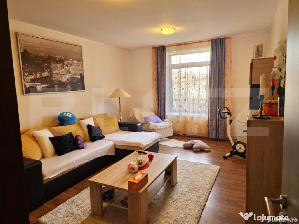 Apartament 3 camere, la casa, central, Cisnadie