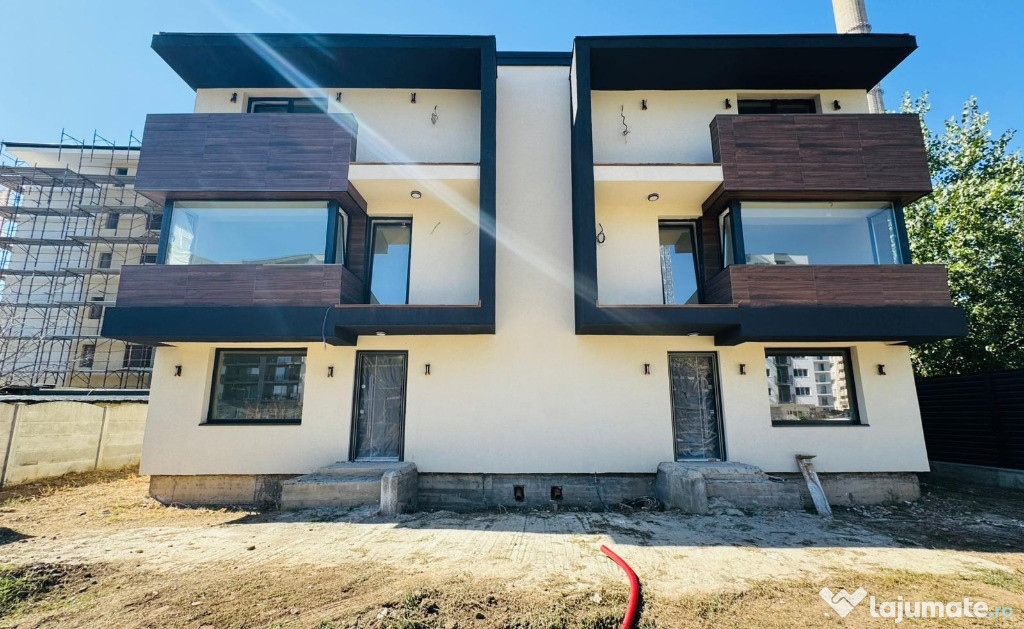 Duplex Modern Sector 4 | 133 MP Utili | P+1+M