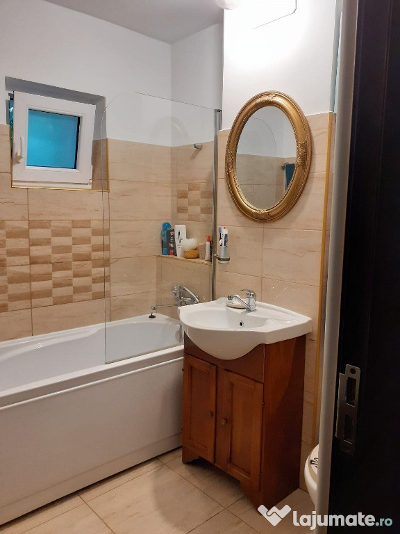 Apartament de 3 camere ASTRA,str Saturn