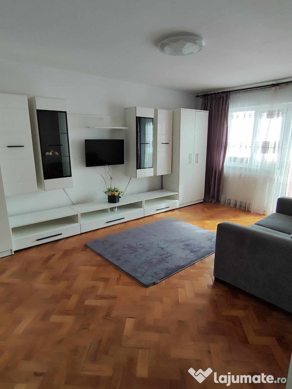 Închiriez Apartament