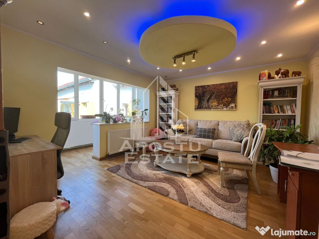 Apartament cu 3 camere, decomandat, centrala proprie, zon...