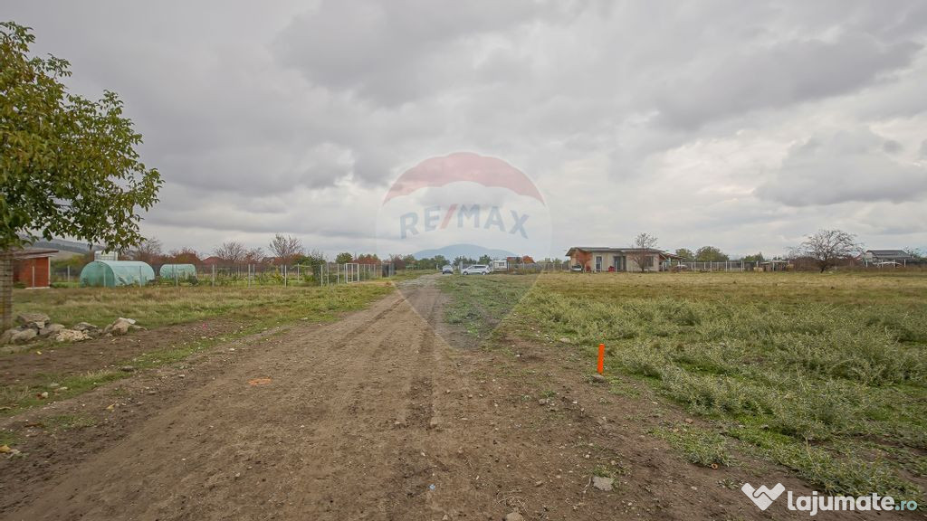 Comision 0 %! Teren 1,952mp Sanpetru, Strada Paraului!