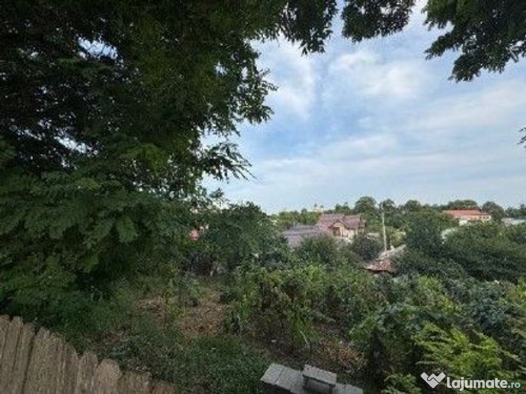 Casa si teren cota parte 1/3, Ivanesti, ID: R2759090