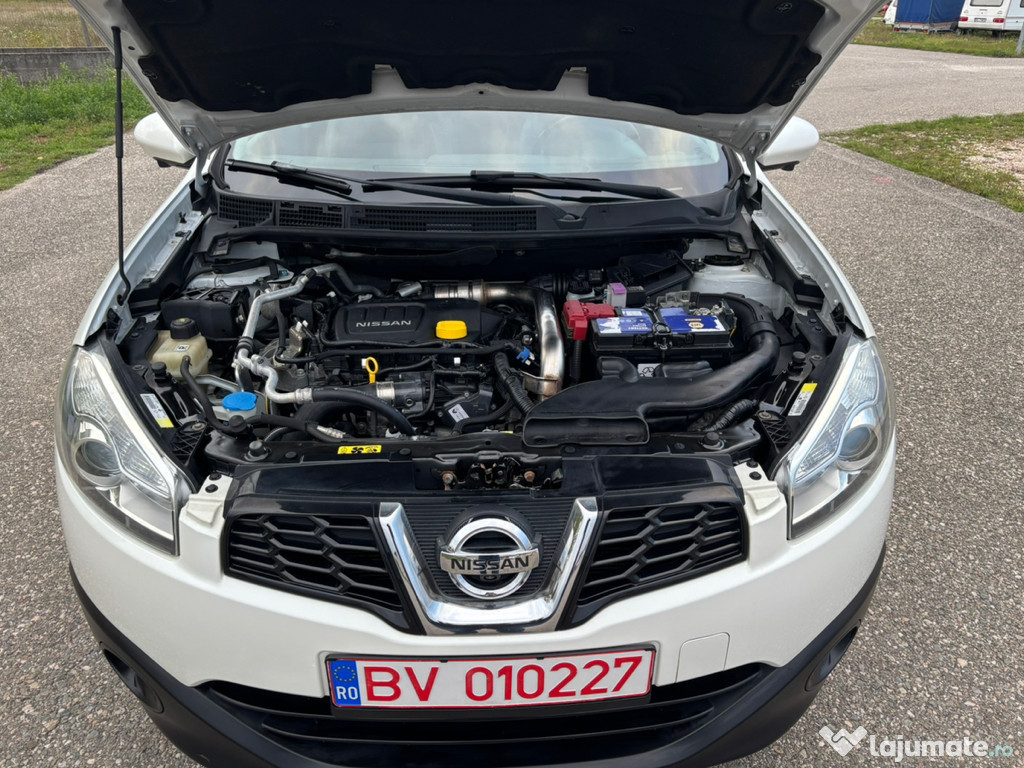Nissan Qashqai suc an 2015 Benzină