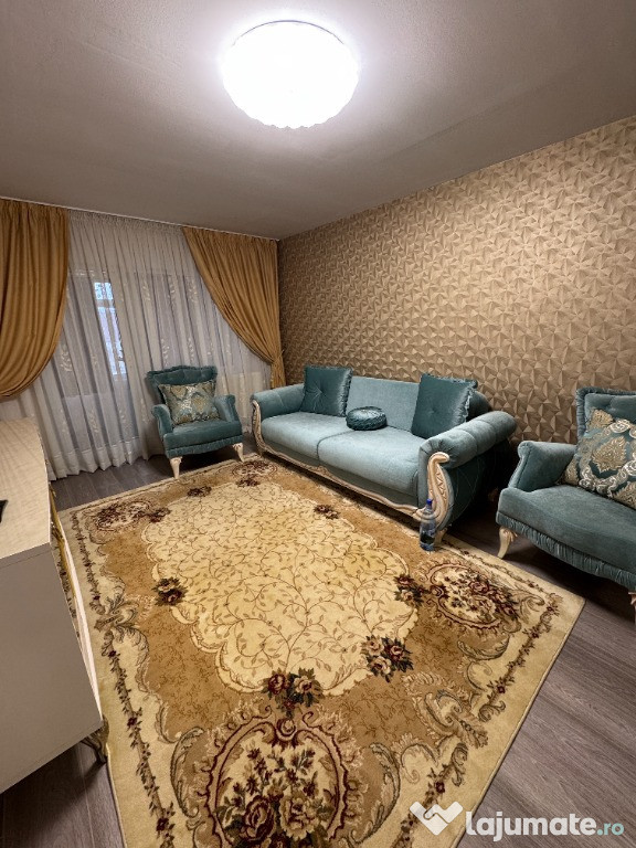 Vand apartament cu 3 camere decomadat