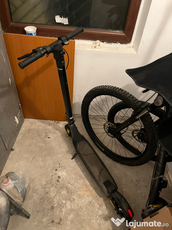 Vând trotinetă electrica