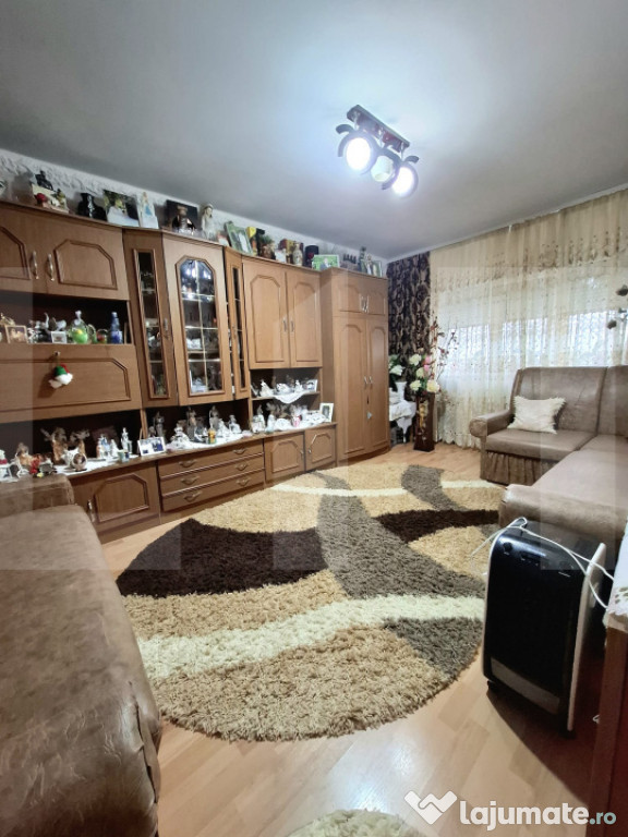 Apartament 3 camere decomandat, 64 mp, zona Stadionului