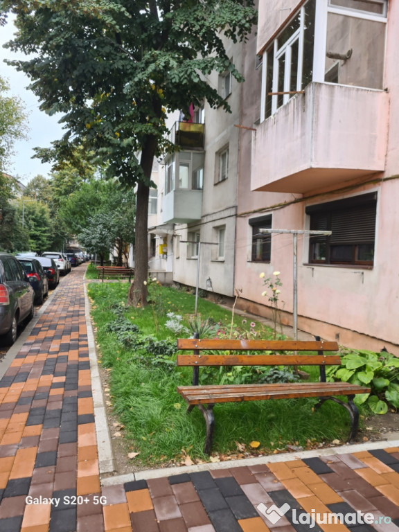 Vând apartament 22 decembrie Nr 1persoană fizică