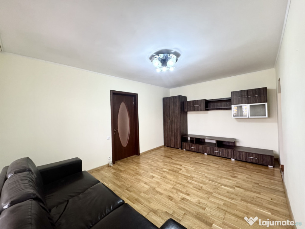 De Vanzare Apartament 3 Camere Rahova Stradal, Vedere Spat