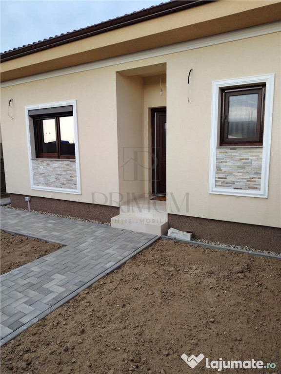 Duplex pe parter - zona usor accesibila - predare la cheie.