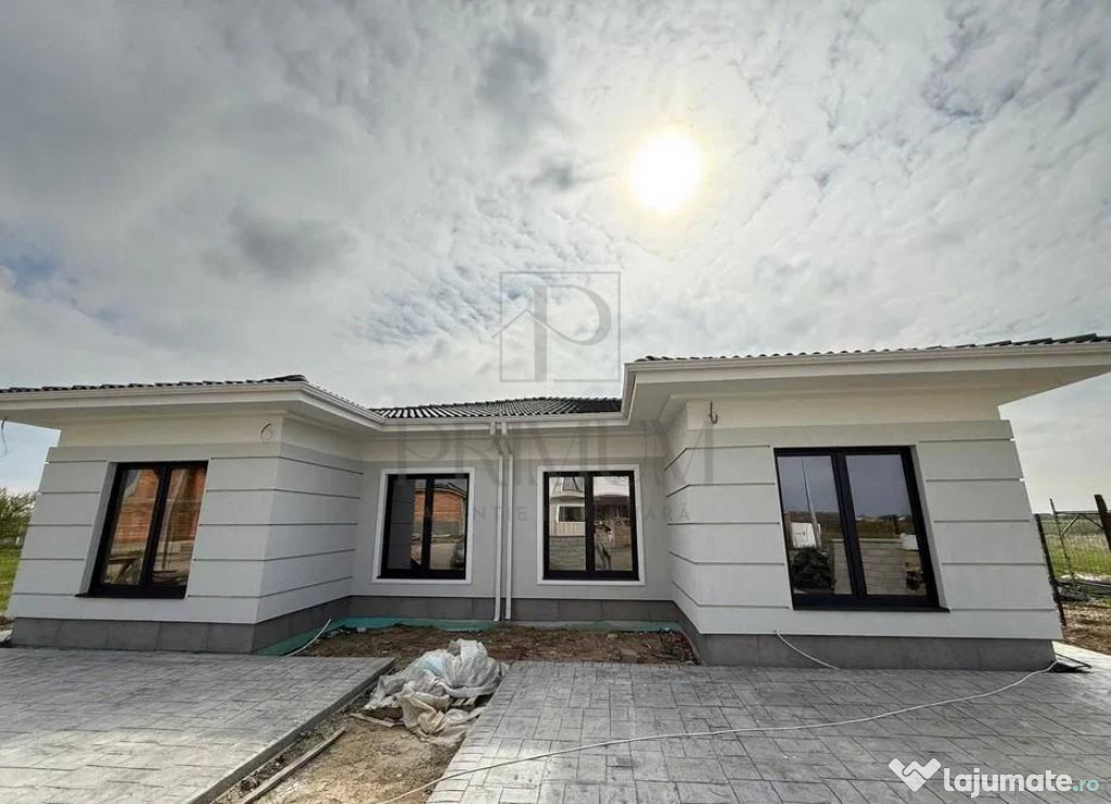 Duplex modern - canalizare - zona accesibila