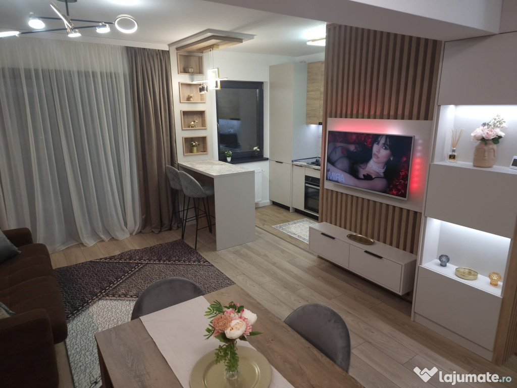 Apartament 3 camere lux Bulevard etaj 1