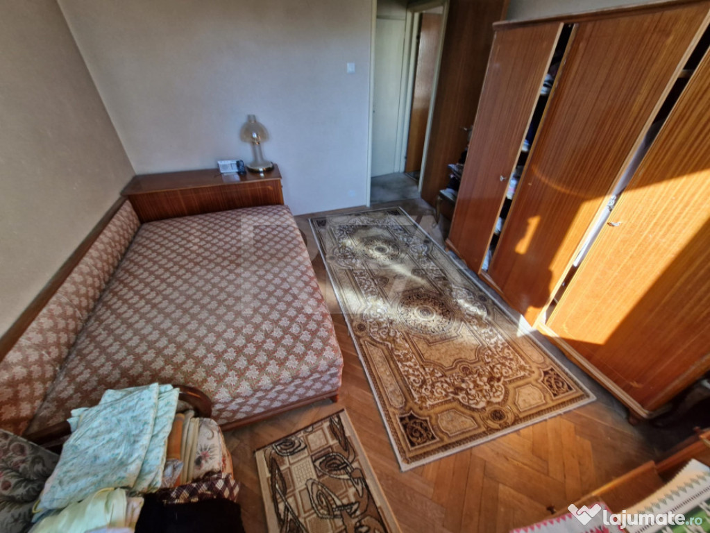Apartament cu 3 camere la 15 minute de mers pe jos de stați