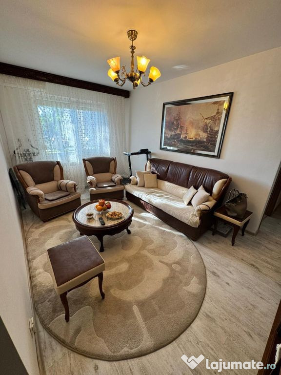 Apartament 3 camere semidecomandat-zona Inel 2