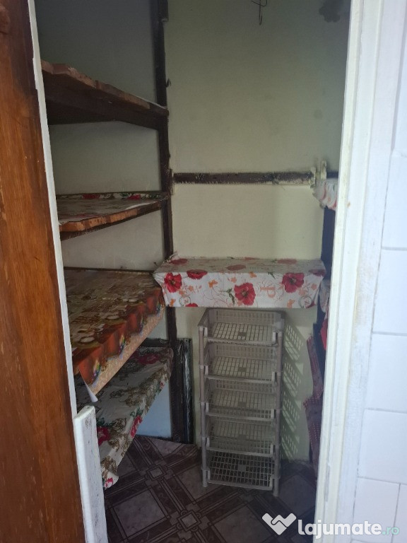 Inchiriez apartament 2 camere