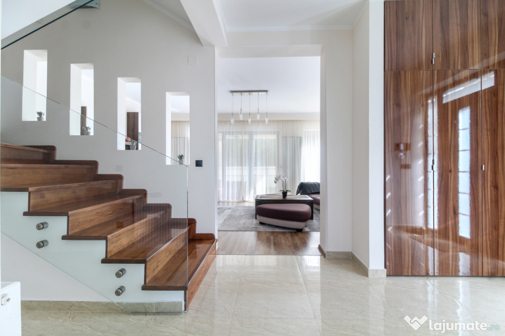 Casa LA CHEIE cu 5 camere si 4 bai, 200 mp, incaperi mari, B