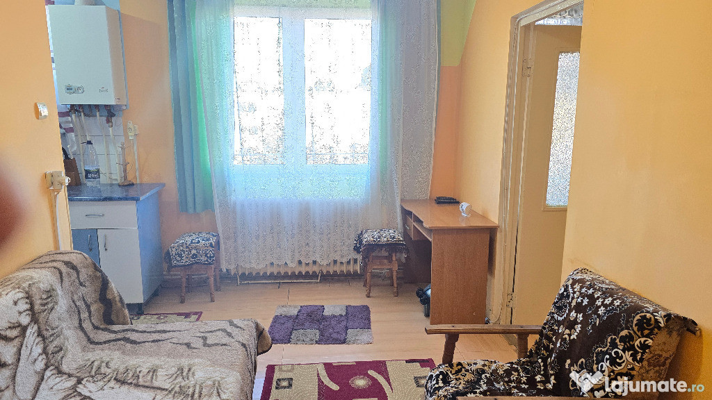 Inchiriez apartament 2 camere in Deva, zona Dacia, bloc de 4 etaje,