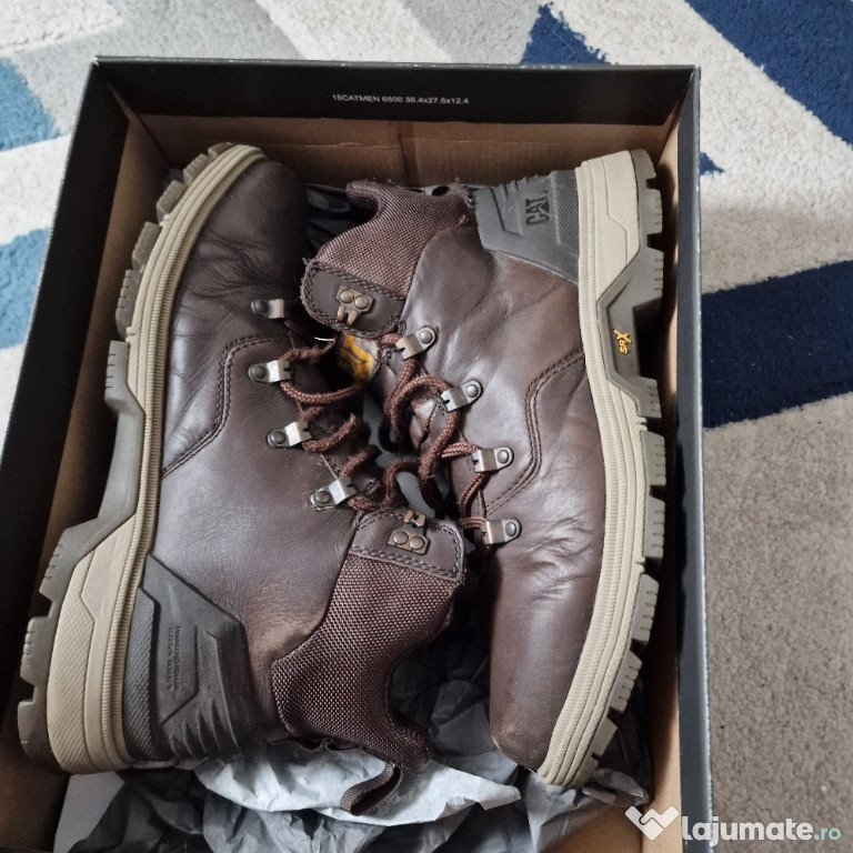 Vând bocanci pentru lucru 42