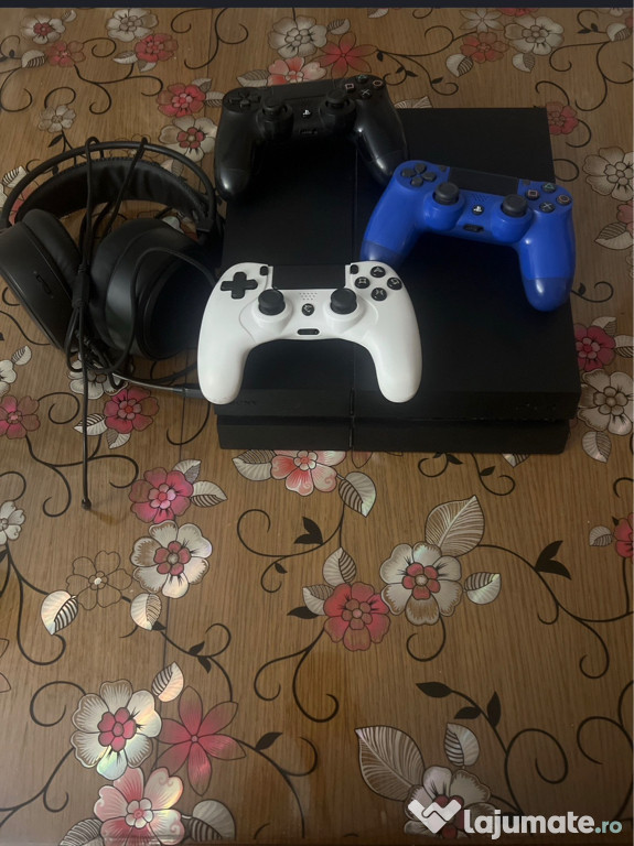 Playstation 4+3 manete și un scaun de gaming