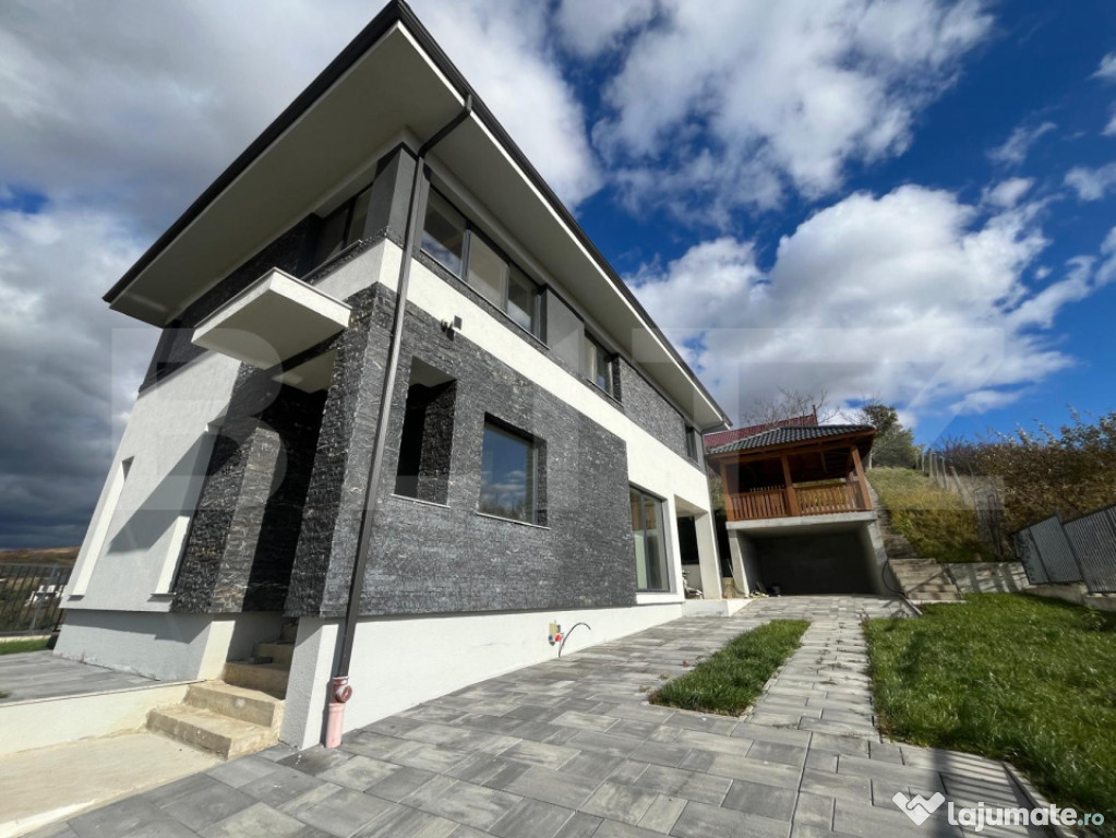 Casă individuală cu panoramă superbă la lac, Chinteni,