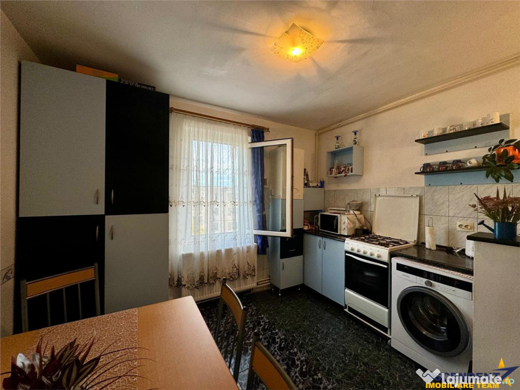 FILM TurLIVE!Decomandat, 2 bai, balcon, pivnita, Ungheni, Mu