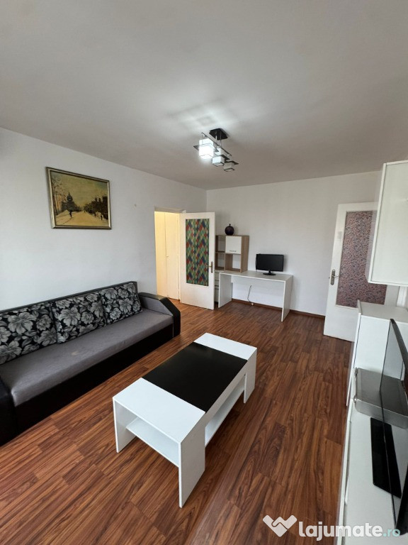 Apartament spațios cu 3 camere de vânzare – confort, lumină și poziție
