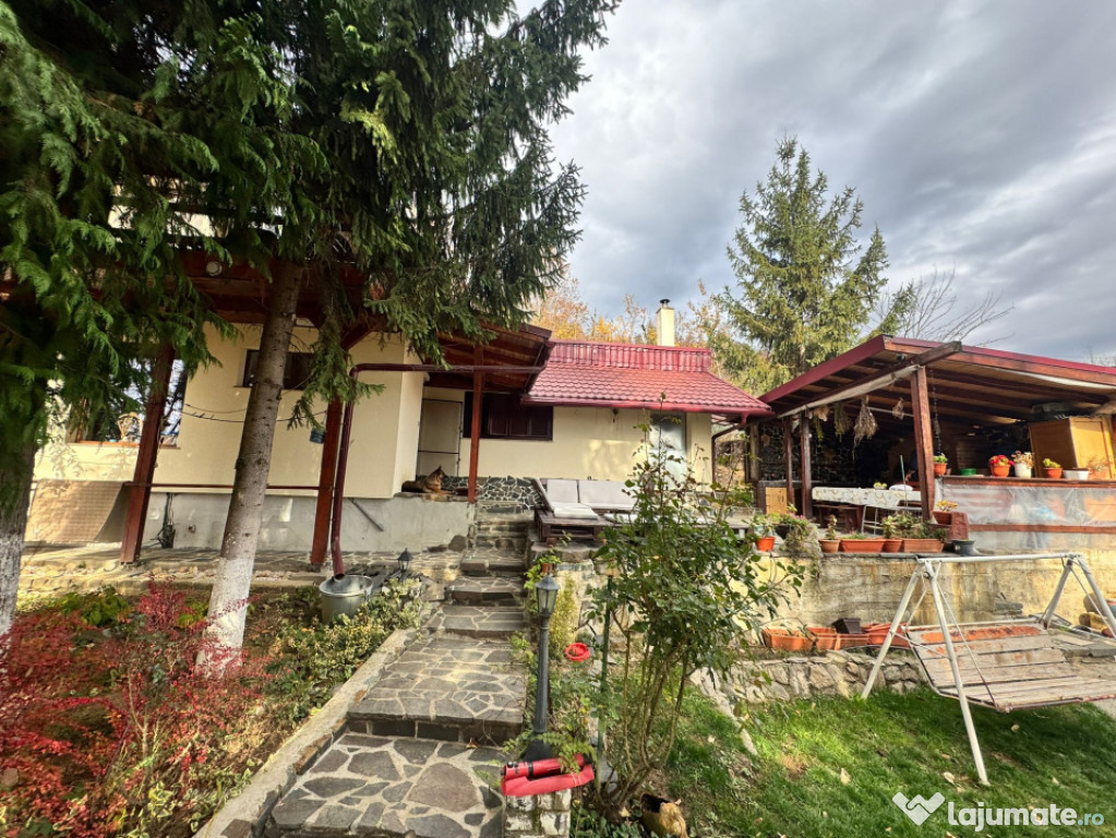 Casă modernă cu priveliște panoramică – ideală pentru