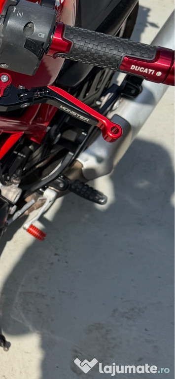 Moto Ducati Monster 695