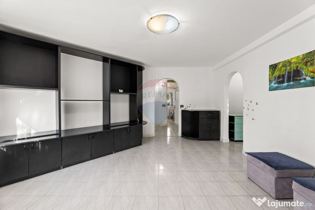 Apartament cu 3 camere de închiriat în zona Malul Mures...