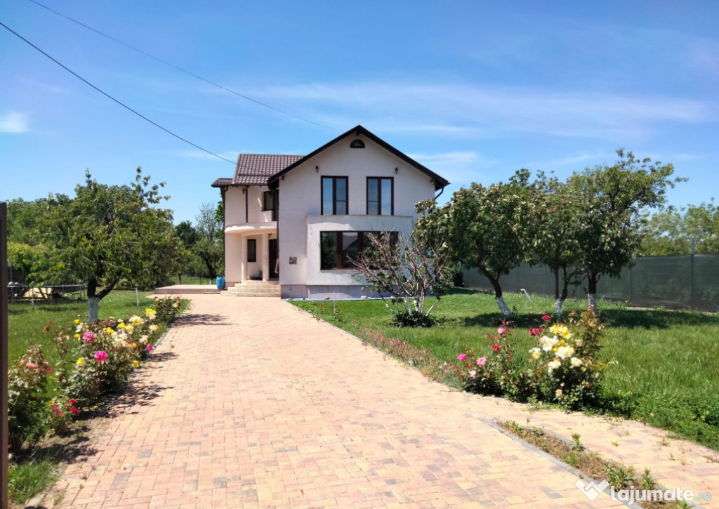 VILĂ cu teren 2.200 mp, construcție 2019 – Tăriceni, la