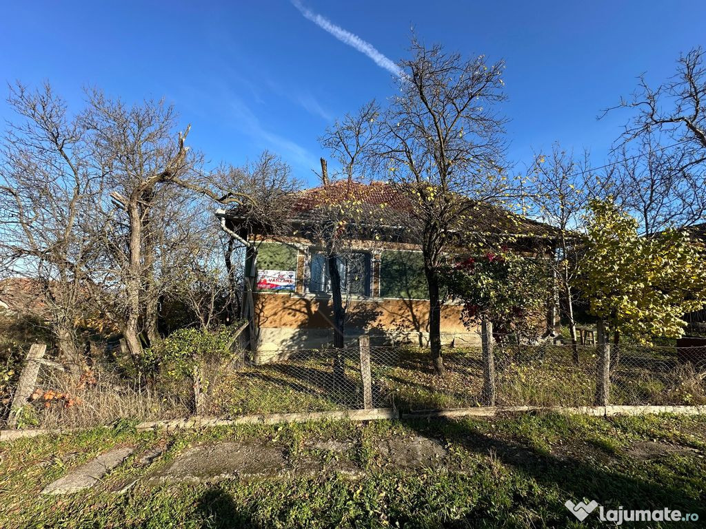 GOSPODARIE - liniste - natura - DE VANZARE