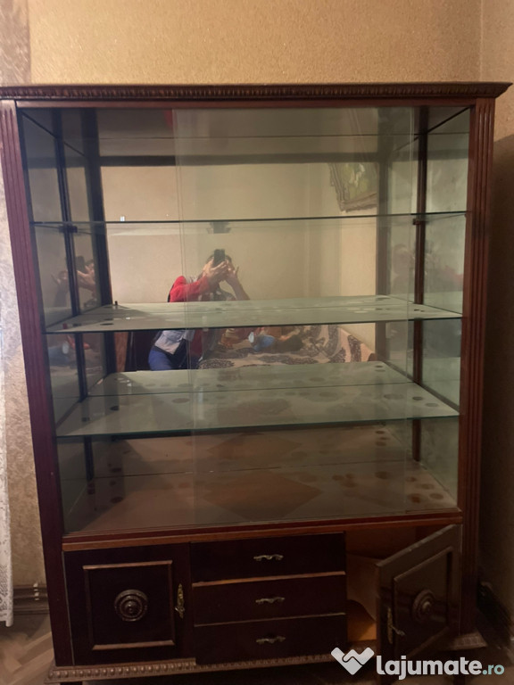 Mobilă de sufragerie