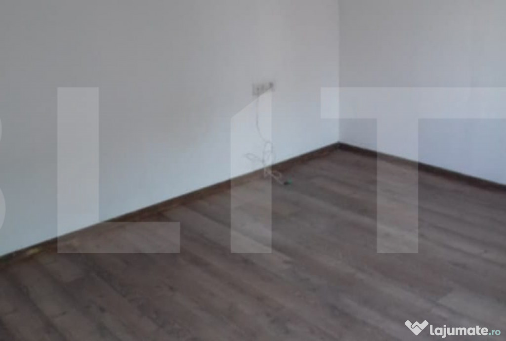 Spațiu comercial de 13 mp de închiriat – parter, zona Pi