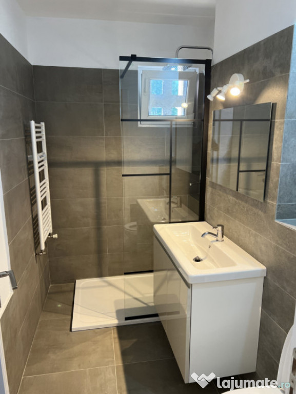 Ap 2 camere et 2 doua balcoane str luptei cedonia-viteazu