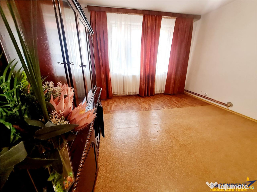 Regim vila, view panoramic, structura decomandata, etaj2, Ce