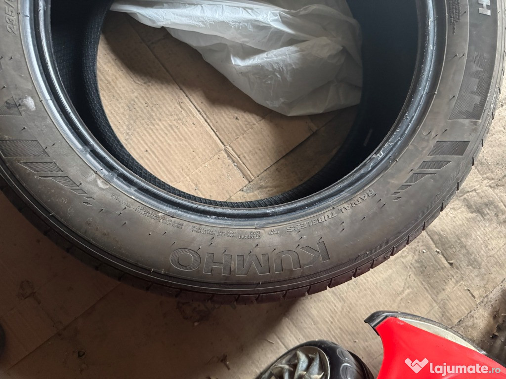 Vand 4 Anvelope Vara KUMHO 235 55 18