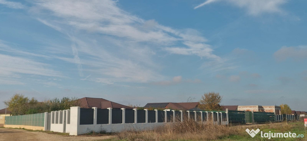 Vanzare teren Balotesti,intre case, 24000 euro