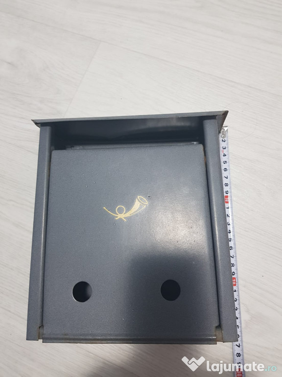 Vând cutie poștală gri