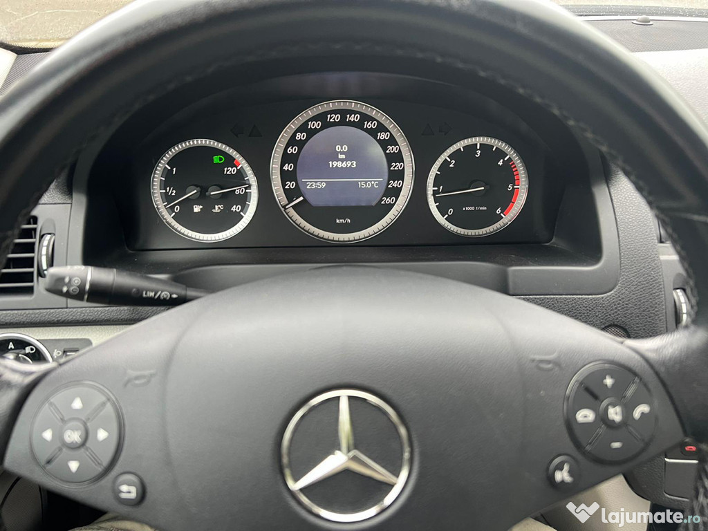 Autoturism Mercedes c180