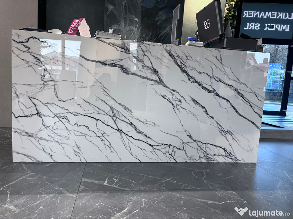 Vindem Recepție birou placata cu lastre ceramice