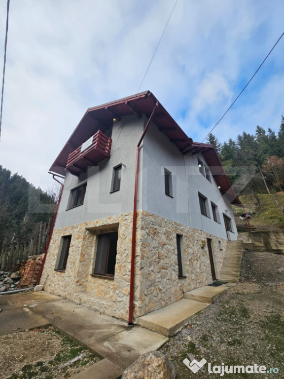 Casa la munte, moderna, cu 6 camere, zona Vadul Motilor